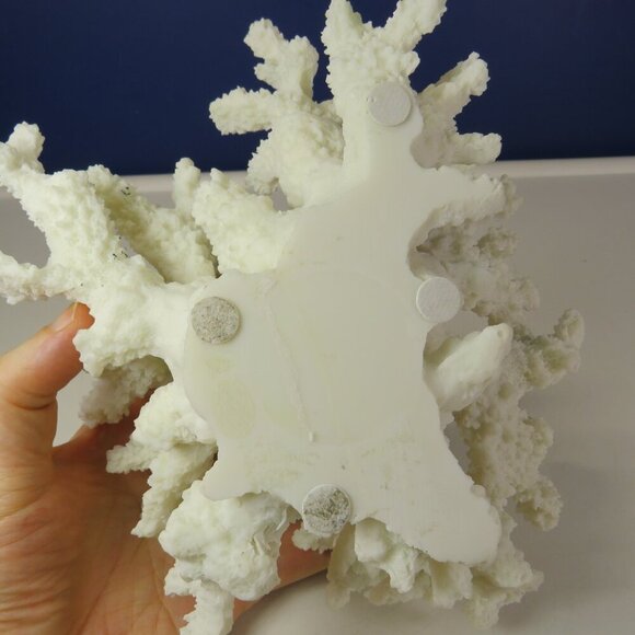 Faux Coral (very realistic) White 5" tall 9x7" wide over 1lb has a repaired arm - Picture 10 of 12